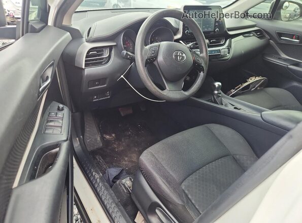 JTNKHMBX9L1070514 2020 TOYOTA C-HR White Widok deski rozdzielczej