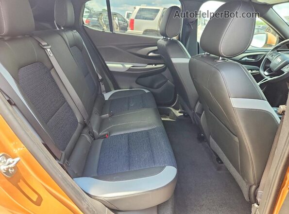 KL47LAE2XRB135939 2024 BUICK OTHER Orange უკანა სალონის ხედი
