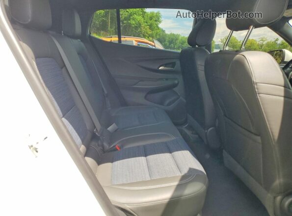 KL47LAEP4SB077845 2025 BUICK OTHER White უკანა სალონის ხედი