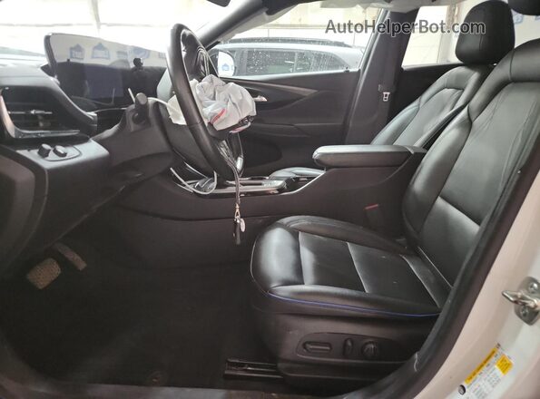 KL47LBE28RB222129 2024 BUICK OTHER White Widok komory silnika