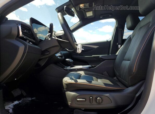 KL47LCE28SB232929 2025 BUICK OTHER White Vista interior delantera