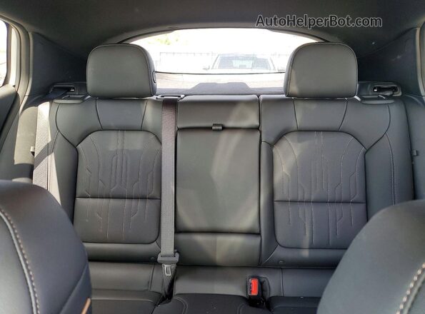 KL47LCE28SB232929 2025 BUICK OTHER White Vista de los asientos traseros