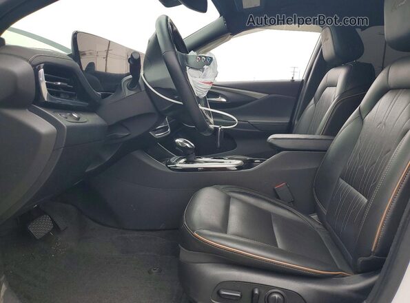 KL47LCEP5SB066302 2025 BUICK OTHER White Vista interior delantera