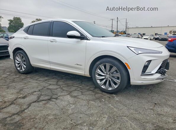 KL47LCEP5SB066302 2025 BUICK OTHER White Delantero derecho
