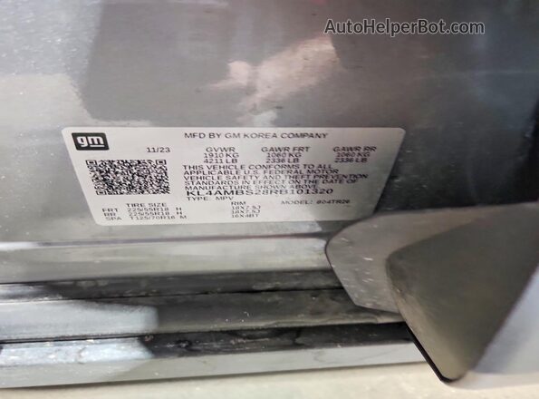 KL4AMBS28RB101320 2024 BUICK ENCORE Charcoal VIN კოდის სტიკერის ხედი