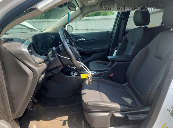 KL4AMBS29RB215424 2024 BUICK ENCORE White Вид салону спереду