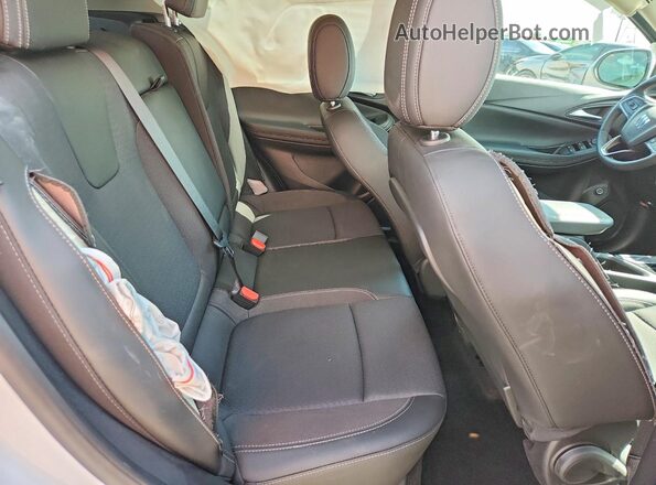 KL4AMBSL3TB006910 2026 BUICK ENCORE White Widok tylnych siedzeń