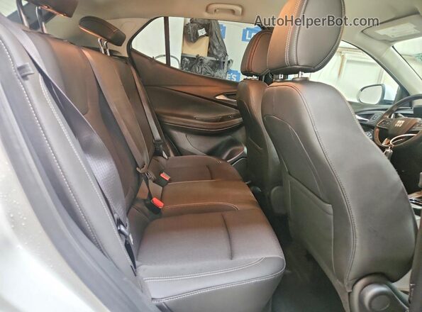 KL4AMBSL3TB104447 2026 BUICK ENCORE White Вид задньої частини салону