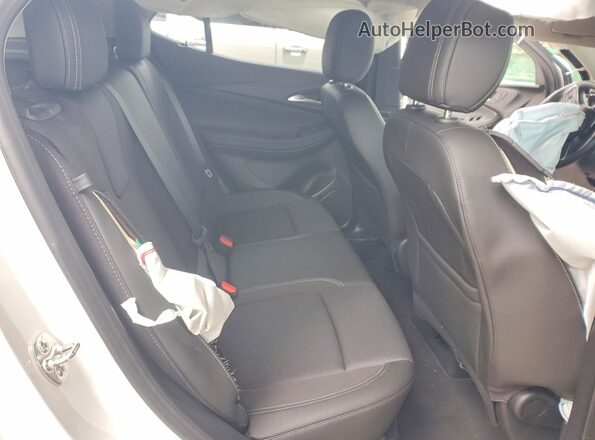 KL4AMBSL6TB131769 2026 BUICK ENCORE White Vista de los asientos traseros