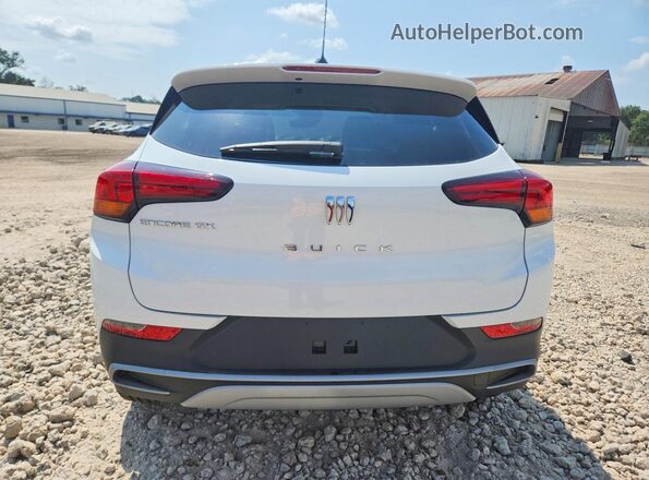 KL4AMBSL9TB229713 2026 BUICK ENCORE White Հետևի տեսք