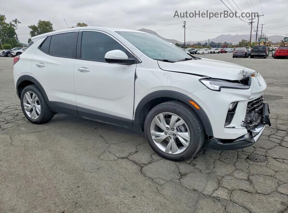KL4AMBSP9SB156425 2025 BUICK ENCORE White Vista de los asientos traseros