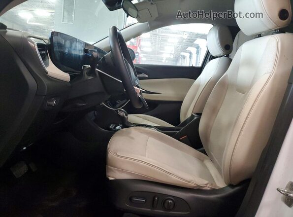 KL4AMCSL1RB070930 2024 BUICK ENCORE White Вид салону спереду