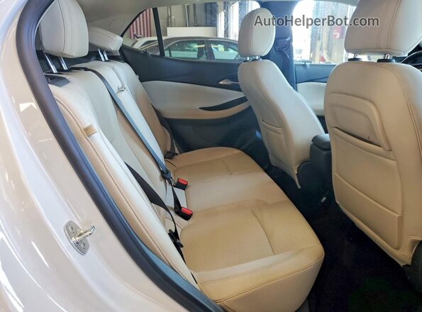 KL4AMCSL1RB070930 2024 BUICK ENCORE White Вид задньої частини салону