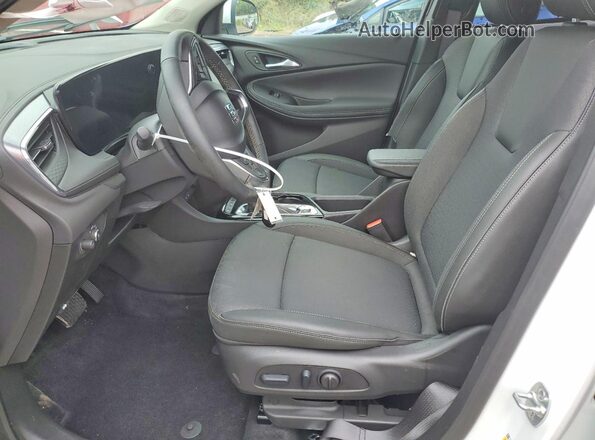 KL4AMCSL8SB151056 2025 BUICK ENCORE White Вид салону спереду