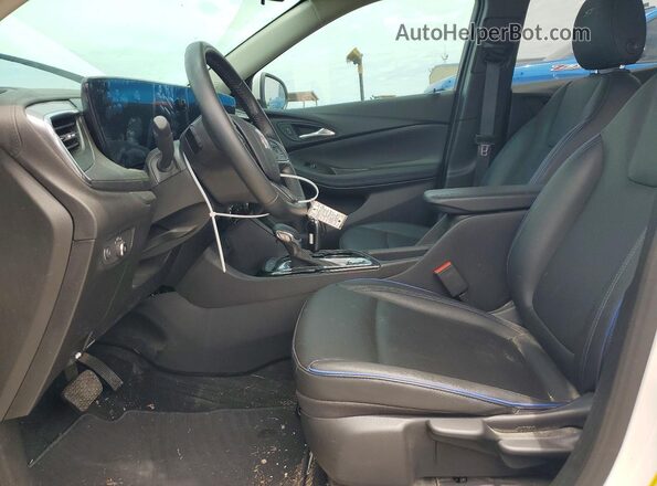 KL4AMDSL0SB093126 2025 BUICK ENCORE Белый Вид салона спереди