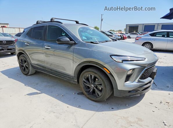 KL4AMDSL3RB173479 2024 BUICK ENCORE Gray Delantero derecho