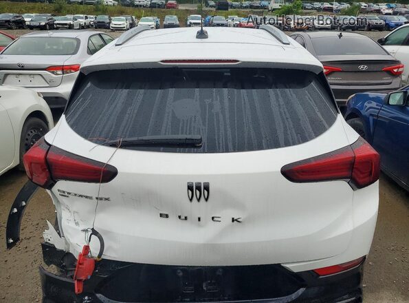 KL4AMESL2SB020555 2025 BUICK ENCORE White უკანა ხედი