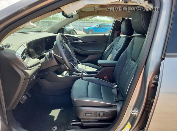 KL4AMGSL1TB095650 2026 BUICK ENCORE Silver წინა სალონის ხედი