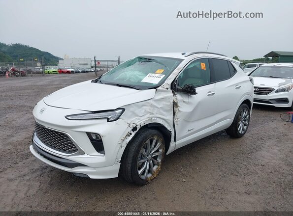KL4AMGSL2TB149103 2026 BUICK ENCORE Белый Передняя левая четверть