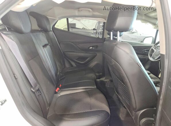 KL4CJ2SB8JB699141 2018 BUICK ENCORE White Вид задньої частини салону