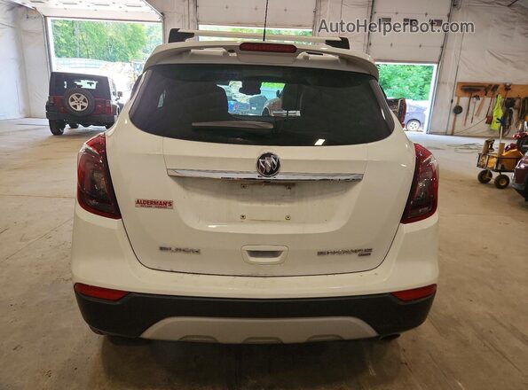 KL4CJ2SB8JB699141 2018 BUICK ENCORE White Вид ззаду