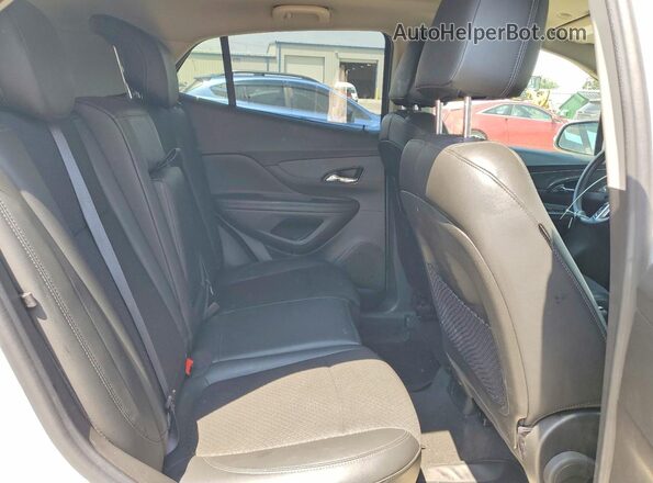 KL4CJASB5HB111863 2017 BUICK ENCORE White Вид задніх сидінь