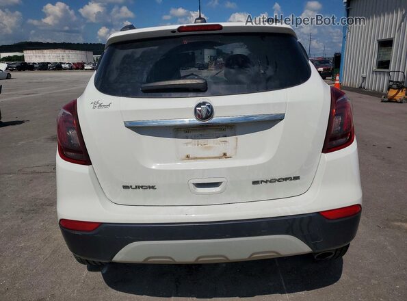 KL4CJASB5JB631700 2018 BUICK ENCORE White Вид ззаду