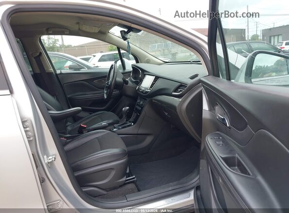 KL4CJASB6JB575993 2018 BUICK ENCORE Серебряный Вид салона спереди