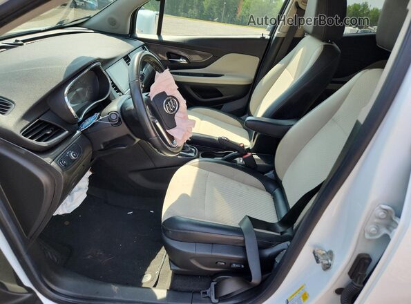 KL4CJASB7HB022988 2017 BUICK ENCORE Белый Вид салона спереди