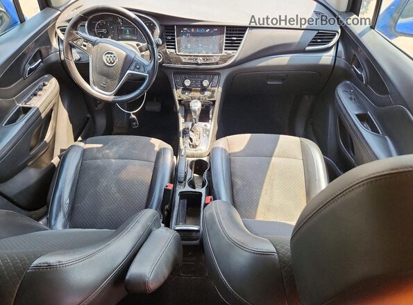 KL4CJASB7JB699478 2018 BUICK ENCORE Blue Առջևի վահանակի տեսք