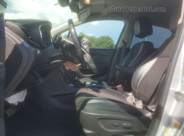 KL4CJASB7KB803212 2019 BUICK ENCORE Silver Widok wnętrza z przodu