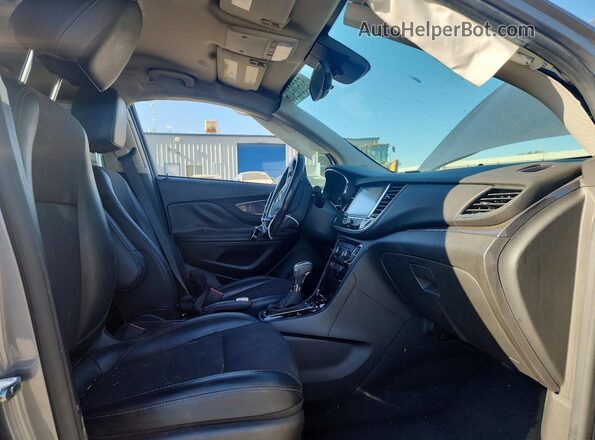 KL4CJASB7KB940649 2019 BUICK ENCORE Серебряный Вид салона спереди