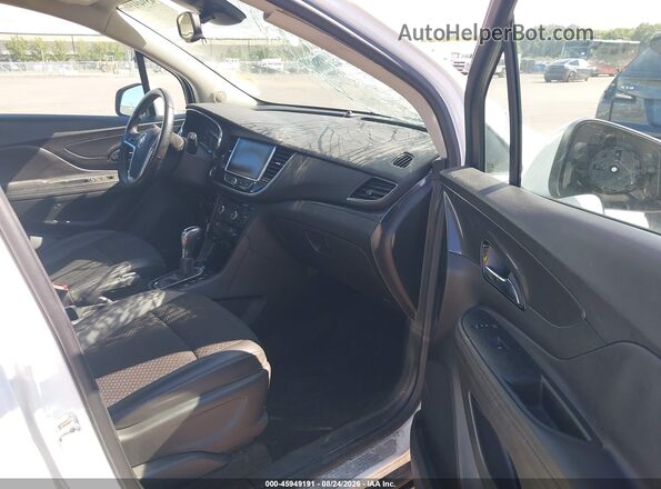 KL4CJASB8HB128303 2017 BUICK ENCORE White Вид салону спереду