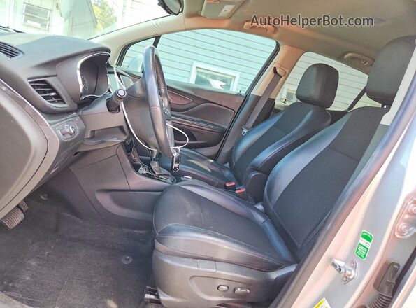 KL4CJASB8MB359292 2021 BUICK ENCORE Silver Widok wnętrza z przodu