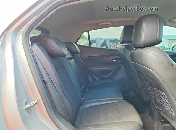 KL4CJASB8MB359292 2021 BUICK ENCORE Silver Widok wnętrza z tyłu