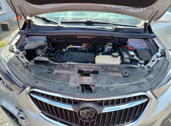 KL4CJASB8MB359292 2021 BUICK ENCORE Silver Widok komory silnika