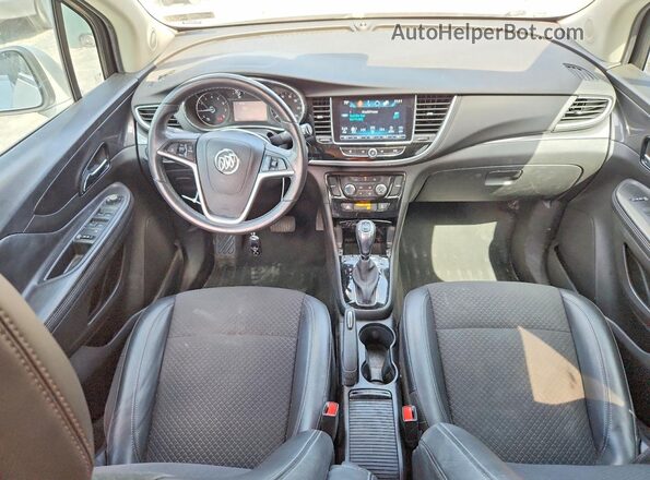 KL4CJASB8MB359292 2021 BUICK ENCORE Silver Widok deski rozdzielczej