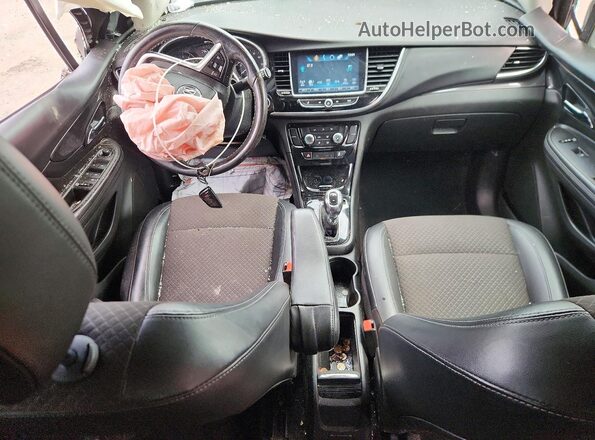 KL4CJASBXJB519829 2018 BUICK ENCORE Silver Dashboard view