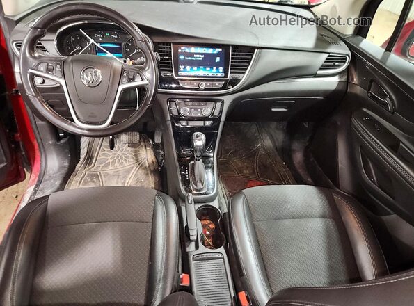 KL4CJESB3JB671023 2018 BUICK ENCORE Красный Вид панели приборов