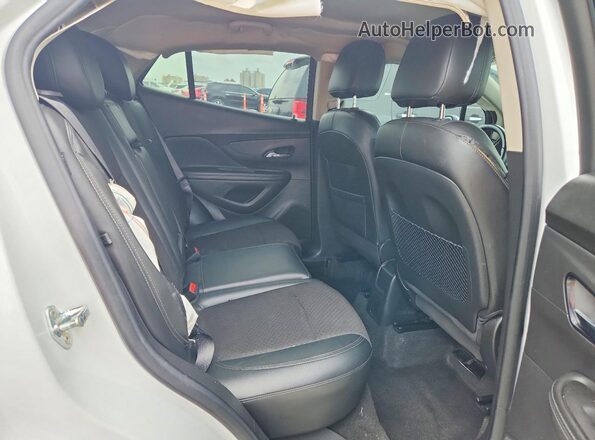 KL4CJESM6MB372566 2021 BUICK ENCORE White Vista interior trasera