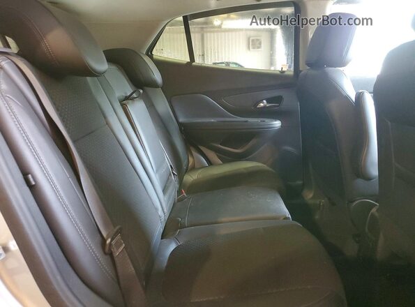 KL4CJESM6NB500435 2022 BUICK ENCORE Серебряный Вид задней части салона