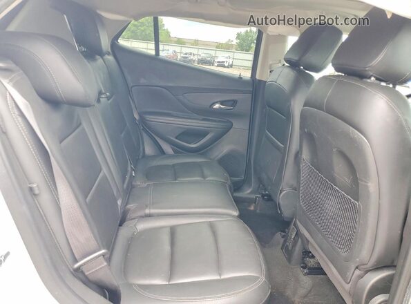 KL4CJGSB0LB060252 2020 BUICK ENCORE White Widok wnętrza z tyłu