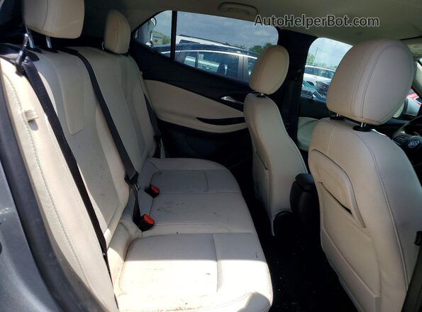 KL4MMBS22PB130936 2023 BUICK ENCORE Silver Vista interior trasera