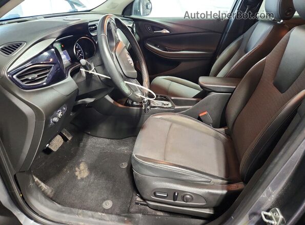 KL4MMBS23MB076011 2021 BUICK ENCORE Серый Вид салона спереди