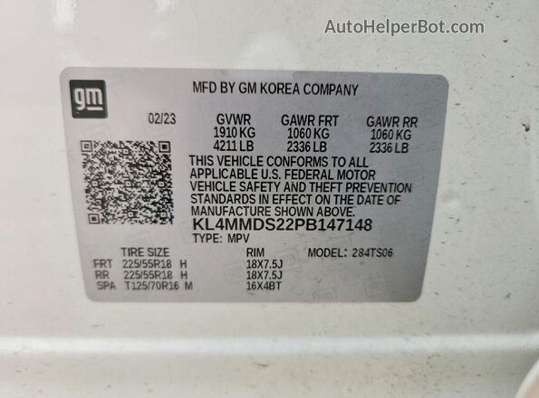 KL4MMDS22PB147148 2023 BUICK ENCORE White VIN կոդի պիտակի տեսք
