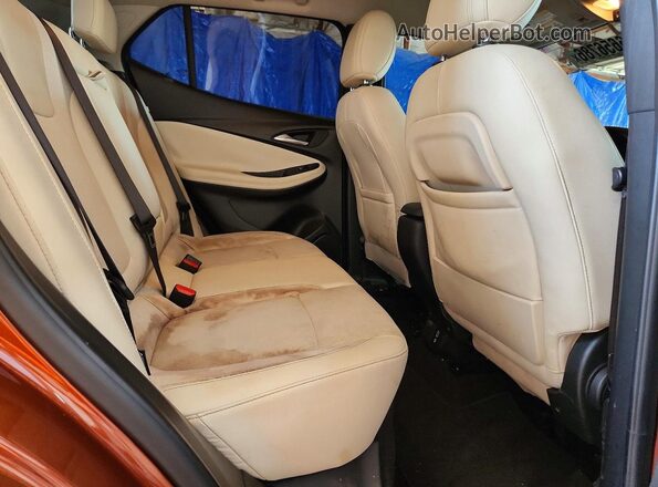 KL4MMDSL7LB093431 2020 BUICK ENCORE Orange Widok wnętrza z tyłu