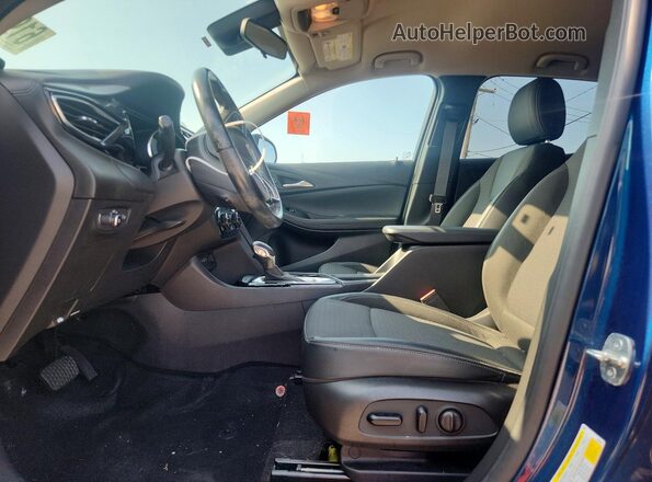 KL4MMDSL9MB067723 2021 BUICK ENCORE Blue Вид салону спереду
