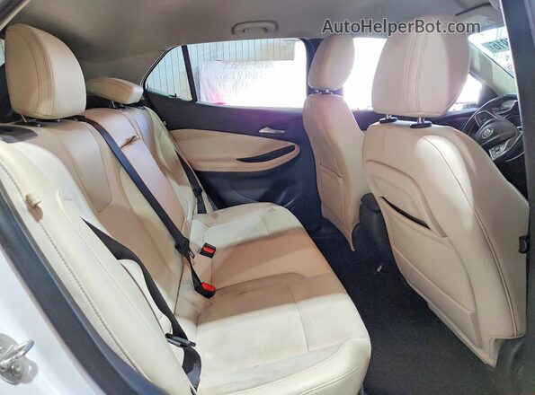 KL4MMDSLXLB125479 2020 BUICK ENCORE Белый Вид задней части салона