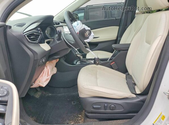 KL4MMESL3PB104498 2023 BUICK ENCORE White Вид салону спереду