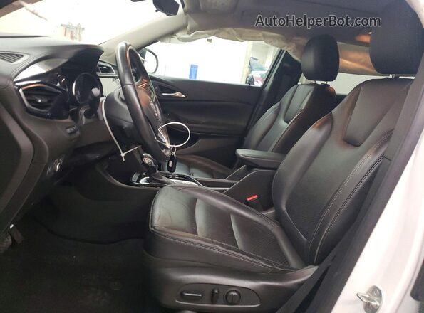 KL4MMFSL9MB061237 2021 BUICK ENCORE White Սալոնի դիմացի տեսք